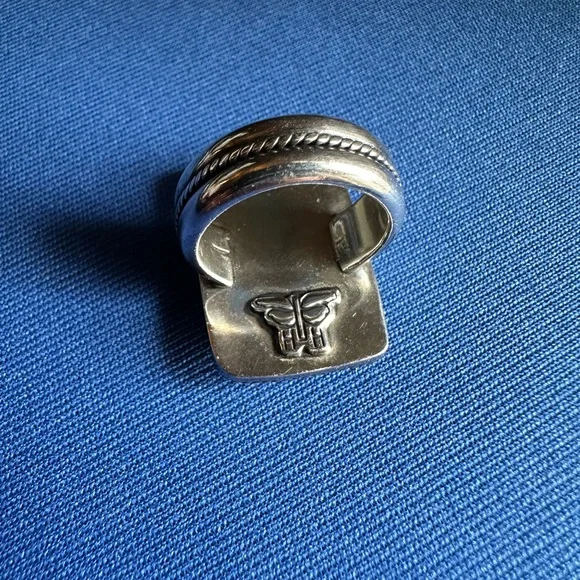 Sterling Silver Ring with Turquoise Stones - Picture 3 of 6